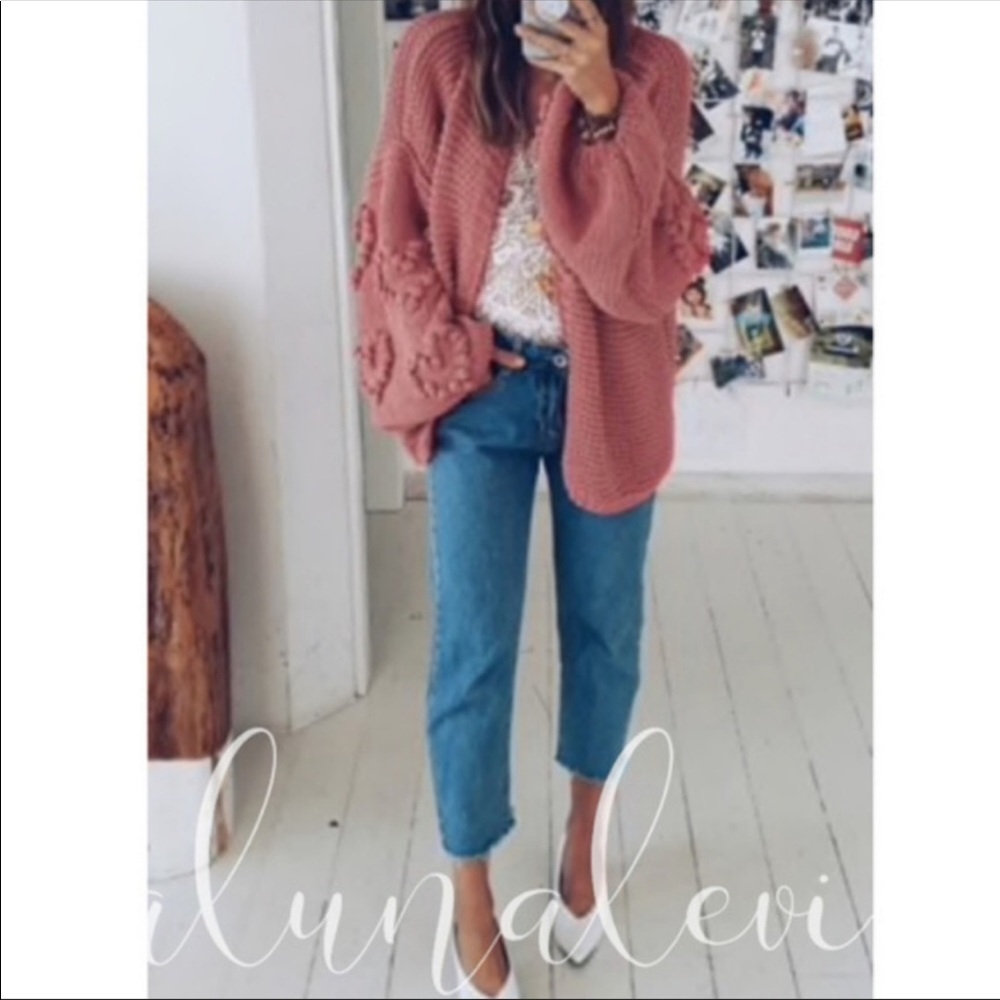 💖LAST ONE💖Beautiful Oversized and Cozy Knit - Picture 3 of 7